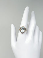 Laden Sie das Bild in den Galerie-Viewer, 585er Gelbgold Ring mit Aquamarin mit Diamanten
