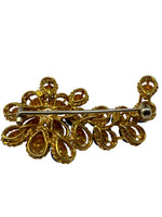 Laden Sie das Bild in den Galerie-Viewer, 750er Gelbgold Brosche aus Lapislazuli mit Diamanten
