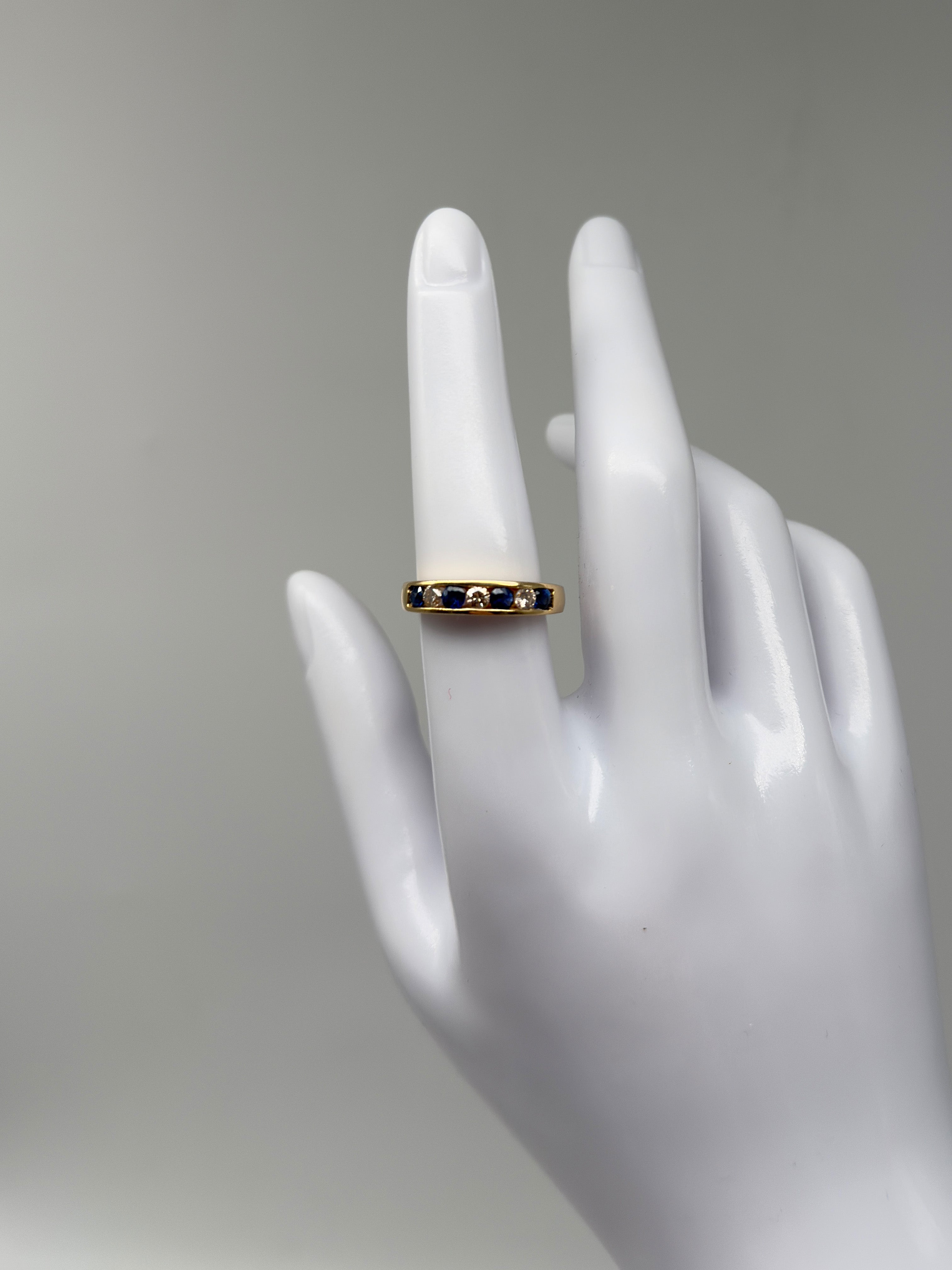 Ring 750er Gelbgold, Saphir und Diamanten