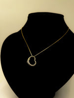 Laden Sie das Bild in den Galerie-Viewer, 585er Gelbgold Collier mit Diamanten in Herzform; Zertifikat vorhanden
