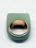 Laden Sie das Bild in den Galerie-Viewer, Gelbgold Ring K10 mit grünem Jadestein
