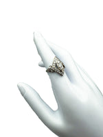 Laden Sie das Bild in den Galerie-Viewer, 950er Art Deco Platin-Ring mit Diamanten
