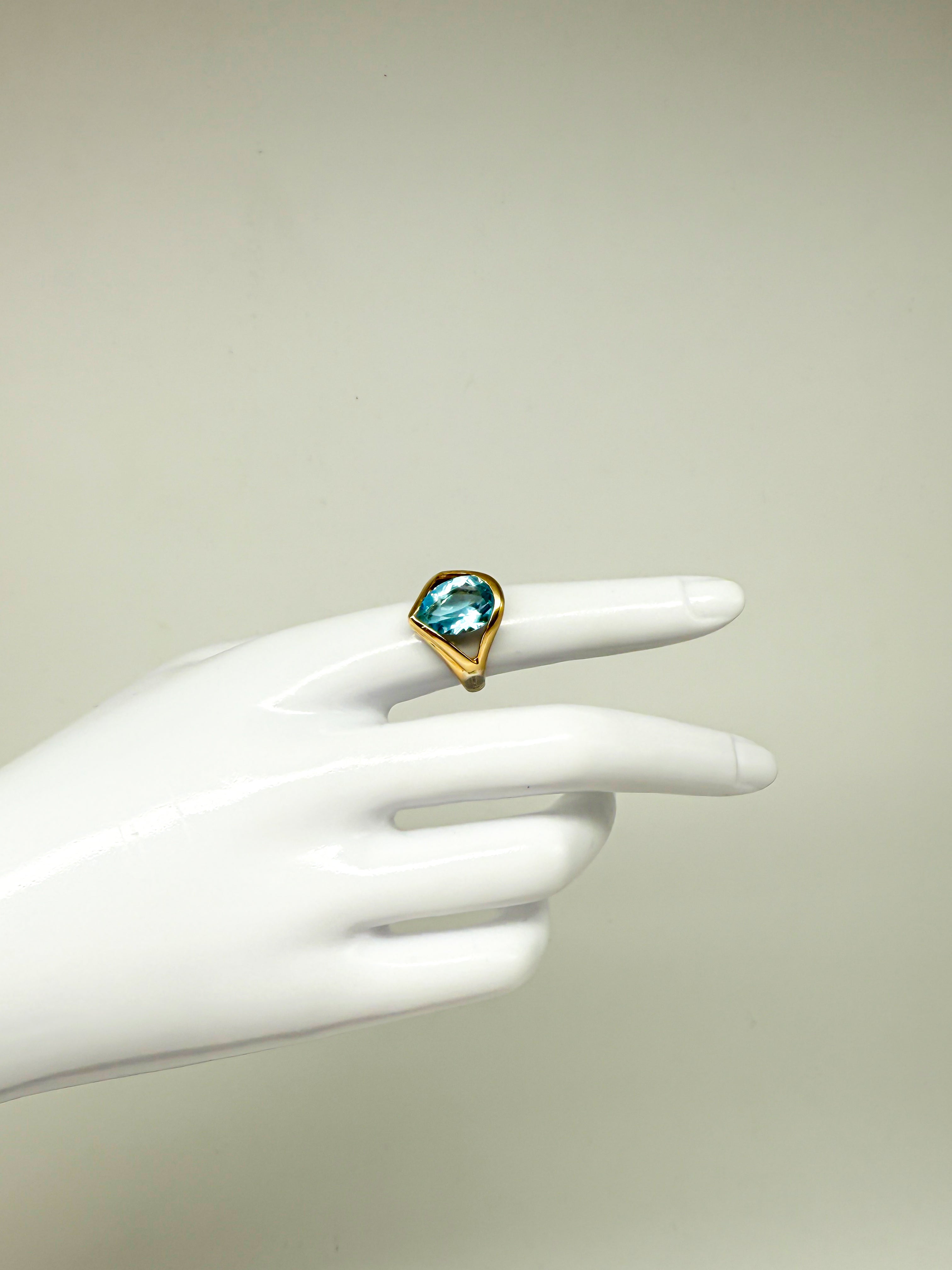 Augusta 750er Gelbgold Ring mit einem Aquamarin