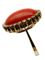 Laden Sie das Bild in den Galerie-Viewer, 18K Gelbgold Ring mit Koralle und Diamanten
