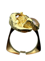 Laden Sie das Bild in den Galerie-Viewer, Gelbgold Ring aus 750er mit Edelstein
