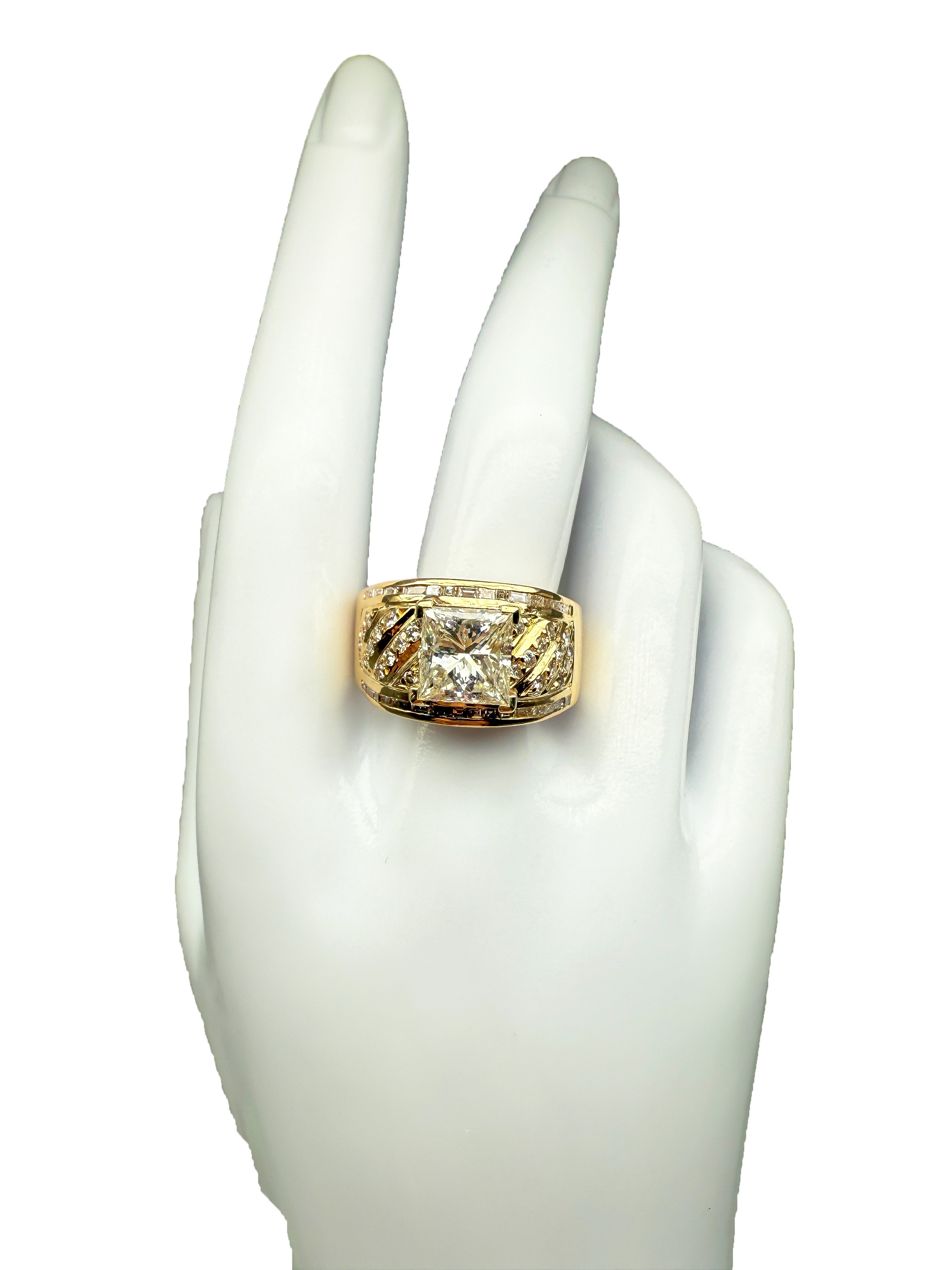 750er Gelbgold Ring mit Diamanten