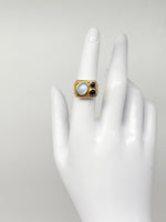 Laden Sie das Bild in den Galerie-Viewer, 18K Gelbgold Ring mit Kristall und Saphir
