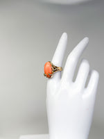 Laden Sie das Bild in den Galerie-Viewer, 14K Gelbgold Ring mit Koralle und Diamanten
