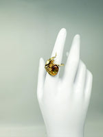 Laden Sie das Bild in den Galerie-Viewer, Gelbgold Ring aus 750er mit Edelstein
