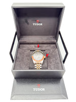 Laden Sie das Bild in den Galerie-Viewer, Tudor Black Bay GMT Stahl / Gold Automatik Herrenuhr M79833MN-0001

