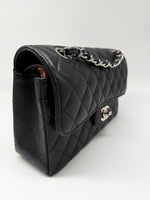 Laden Sie das Bild in den Galerie-Viewer, Chanel Handtasche Klassisch, Kaviarleder, Überschlagtasche
