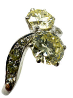 Laden Sie das Bild in den Galerie-Viewer, 585er Weißgold Ring mit Diamanten
