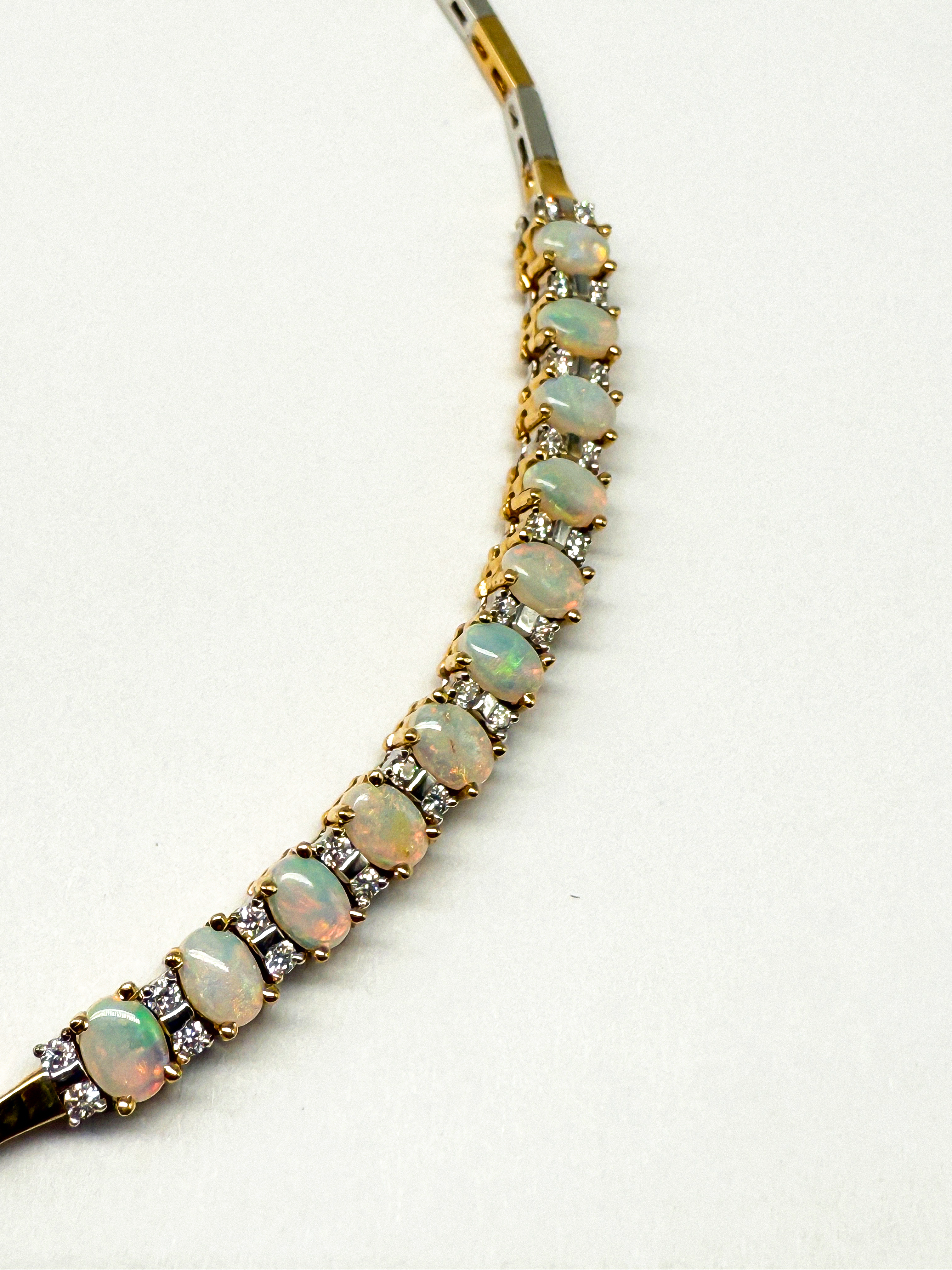 750er Gelbgold Collier mit Opal und Diamant