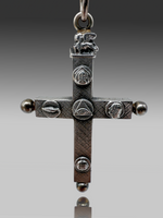 Laden Sie das Bild in den Galerie-Viewer, 999er Silber Kreuz mit Freimaurer Zeichen
