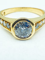 Laden Sie das Bild in den Galerie-Viewer, Ring 585er Gelbgold mit Diamanten
