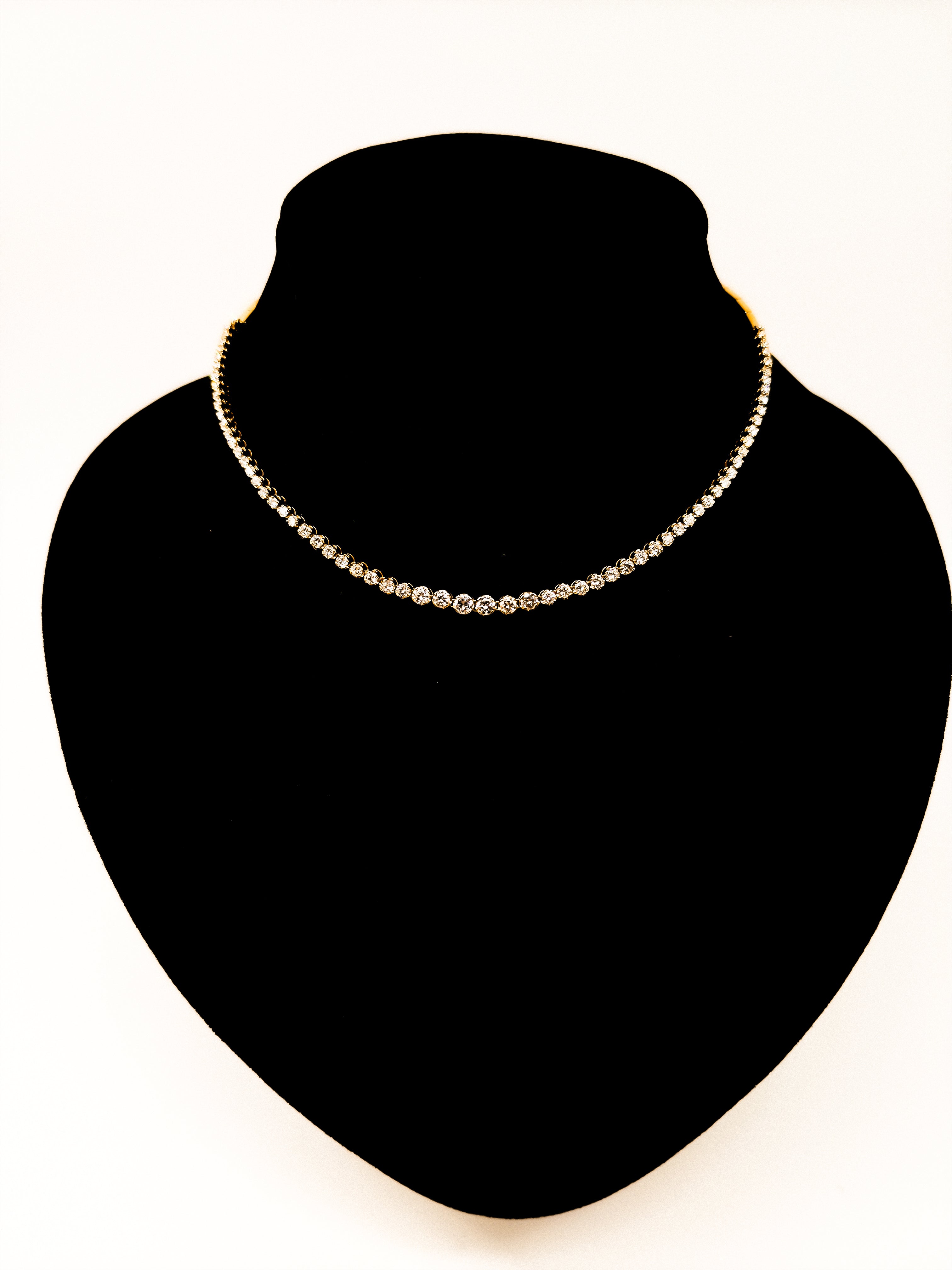 750er Gelbgold Collier mit Diamant