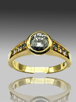 Laden Sie das Bild in den Galerie-Viewer, Ring 585er Gelbgold mit Diamanten

