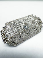 Laden Sie das Bild in den Galerie-Viewer, 750er Weißgold Brosche mit Diamanten, Art Deco
