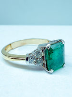 Laden Sie das Bild in den Galerie-Viewer, Ring 750er Gelbgold mit Smaragden und Diamanten
