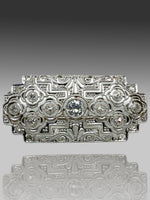 Laden Sie das Bild in den Galerie-Viewer, 750er Weißgold Brosche mit Diamanten, Art Deco
