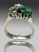 Laden Sie das Bild in den Galerie-Viewer, Ring 585er Gelbgold mit Diamanten und Smaragden
