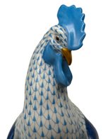 Laden Sie das Bild in den Galerie-Viewer, Herend Porzellan Figur Hahn Fischernetz Blau 1. Wahl
