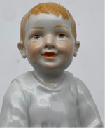 Laden Sie das Bild in den Galerie-Viewer, Meissen Porzellanfigur 1. Wahl, Kind mit Stecken
