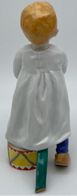 Laden Sie das Bild in den Galerie-Viewer, Meissen Porzellanfigur 1. Wahl, Kind mit Stecken
