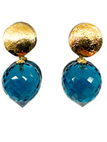 Laden Sie das Bild in den Galerie-Viewer, 585er Gelbgold Ohrringe mir blauem Topas
