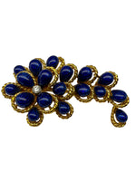 Laden Sie das Bild in den Galerie-Viewer, 750er Gelbgold Brosche aus Lapislazuli mit Diamanten
