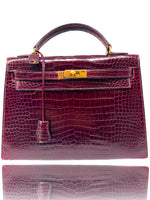 Laden Sie das Bild in den Galerie-Viewer, Hermes Kelly 32 Sellier Rouge H / Bordeaux hochglanz-Krokodilleder
