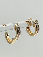 Laden Sie das Bild in den Galerie-Viewer, 585er Gelbgold Ohrringe mit Diamanten
