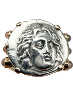 Laden Sie das Bild in den Galerie-Viewer, 585er Gelbgold Ring mit antiker griechischer Münze
