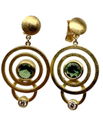 Laden Sie das Bild in den Galerie-Viewer, 750er Gelbgold Ohrringe mit Turmalinen und Diamanten
