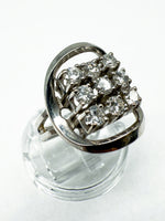 Laden Sie das Bild in den Galerie-Viewer, 585er Weißgold Ring mit Diamanten

