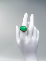 Laden Sie das Bild in den Galerie-Viewer, 900er Gelbgold Ring mit Chrysopras
