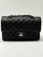 Laden Sie das Bild in den Galerie-Viewer, Chanel Handtasche Klassisch, Kaviarleder, Überschlagtasche
