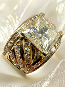 750er Gelbgold Ring mit Diamanten