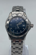 Laden Sie das Bild in den Galerie-Viewer, OMEGA Seamaster Professional 300m Lady Quarz
