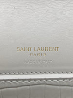 Laden Sie das Bild in den Galerie-Viewer, Yves Saint Laurent Cassandre, Tasche fürs Handy mit Riemen aus glänzendem Leder mit Krokoprägung
