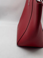 Laden Sie das Bild in den Galerie-Viewer, Louis Vuitton Lockme Cabas Rubis, FL 2136, inkl. Beleg
