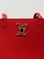 Laden Sie das Bild in den Galerie-Viewer, Louis Vuitton Lockme Cabas Rubis, FL 2136, inkl. Beleg
