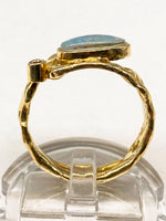 Laden Sie das Bild in den Galerie-Viewer, Gelbgoldring mit Opal und Diamanten, 585er, 5,3g
