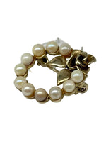 Laden Sie das Bild in den Galerie-Viewer, Gold 333 Brosche mit Perlen Florales Design

