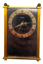 Laden Sie das Bild in den Galerie-Viewer, Vintage Jaeger LeCoultre Tischuhr NR. 2062
