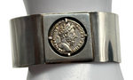 Laden Sie das Bild in den Galerie-Viewer, Silber 925 Armreif mit Denar-münze 37 g
