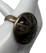 Laden Sie das Bild in den Galerie-Viewer, Antiker Silber 925 Ring mit rotem Stein 12.2 g
