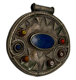 Laden Sie das Bild in den Galerie-Viewer, Antiker Tribal Anhänger mit Lapislazuli 33.2 g
