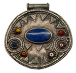 Laden Sie das Bild in den Galerie-Viewer, Antiker Tribal Anhänger mit Lapislazuli 33.2 g
