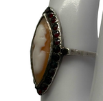 Laden Sie das Bild in den Galerie-Viewer, Antiker Silber 925 Ring mit Kamee &amp; Granat 3,9 g

